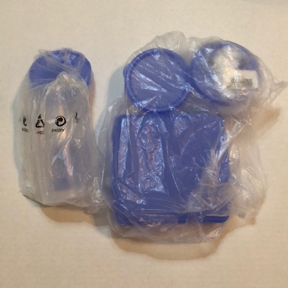 NWT/NWOT Tupperware Lunch Set - Picture 2 of 6